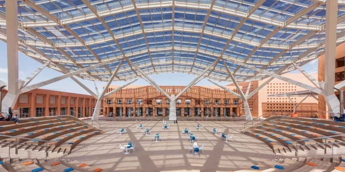 Université Polytechnique MED VI